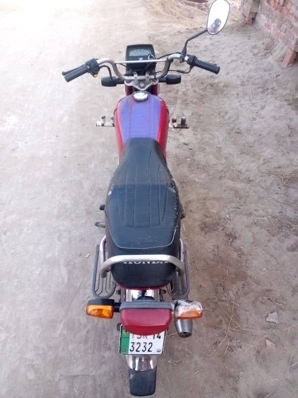 Honda CD 70 cc motorcycle 2014 model. 8