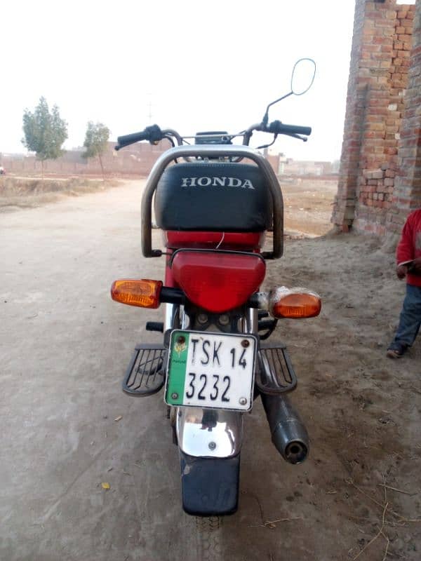 Honda CD 70 cc motorcycle 2014 model. 10