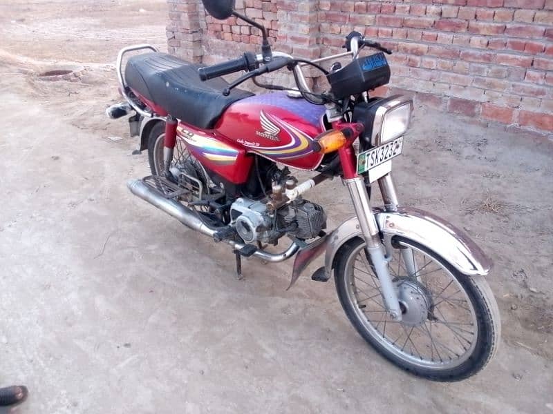 Honda CD 70 cc motorcycle 2014 model. 15