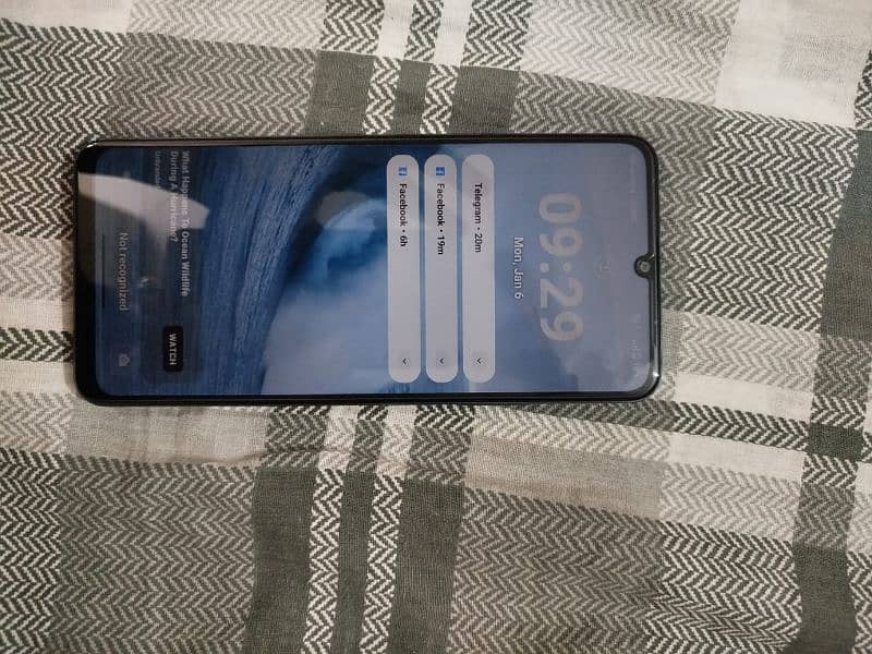 I am selling my realme c63 4