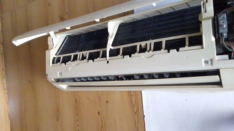 Heat& Cool AC in Available made In Malaysia(ACSON) 2