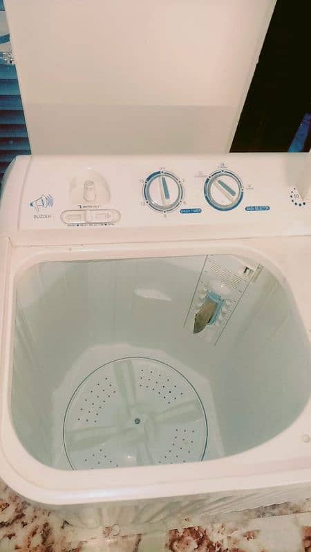 HAIER SEMI AUTOMATIC WASHING MACHINE FOR SALE 2