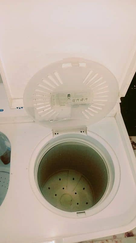 HAIER SEMI AUTOMATIC WASHING MACHINE FOR SALE 3