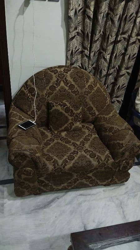 5 seater sofa set in good condition with wooden table for sale 2