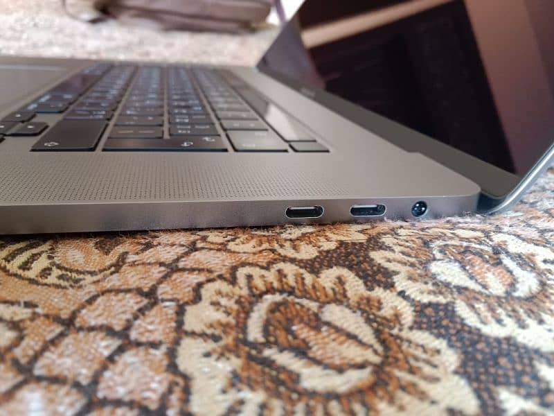 MacBook pro 2019_16"inch (16GB/512GB SSD) 2