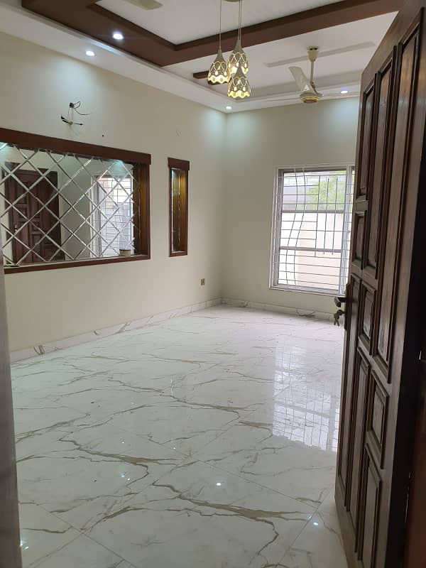 10Marla Brand New House Available For Rent in Jinnah Block Bahria Town Lahore 2