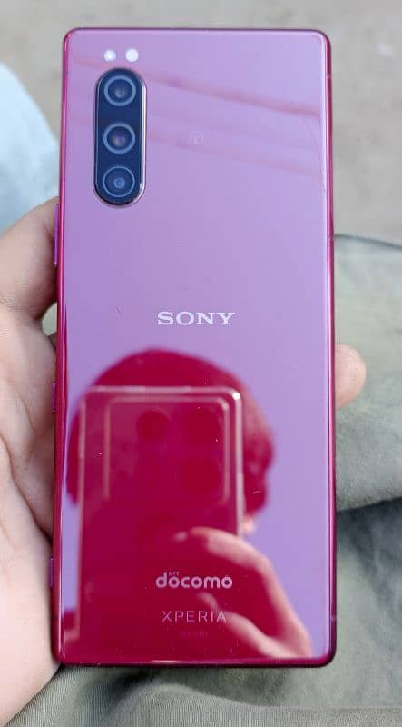 sony xpiria 5 sasta 1