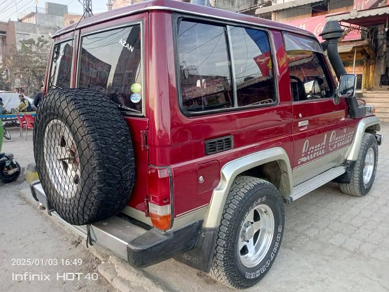 Toyota Land Cruiser 1989 10