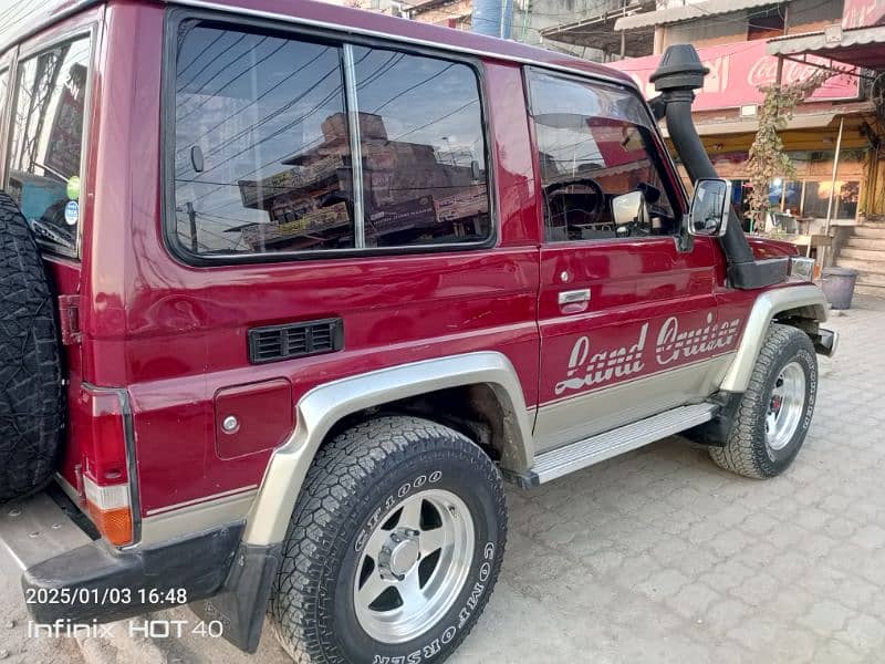 Toyota Land Cruiser 1989 11