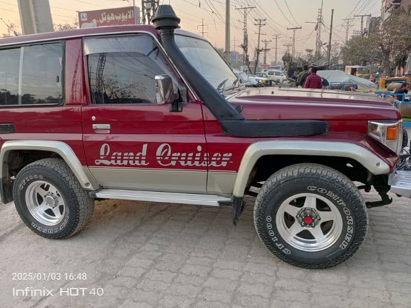 Toyota Land Cruiser 1989 14