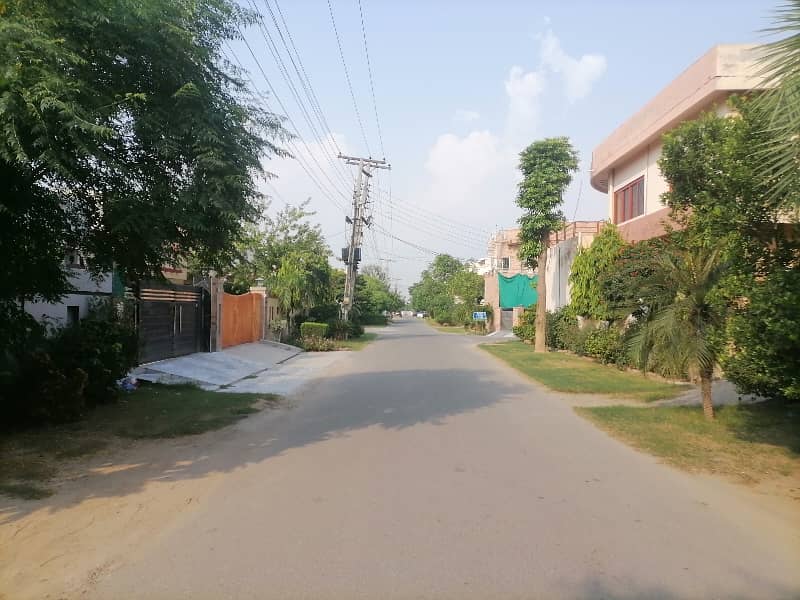 Wapda Town Phase 1 - Block F1 1 Kanal Lower Portion Up For rent 2