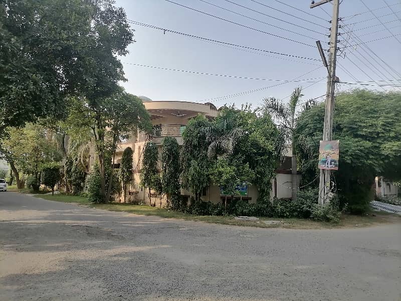 Wapda Town Phase 1 - Block F1 1 Kanal Lower Portion Up For rent 3