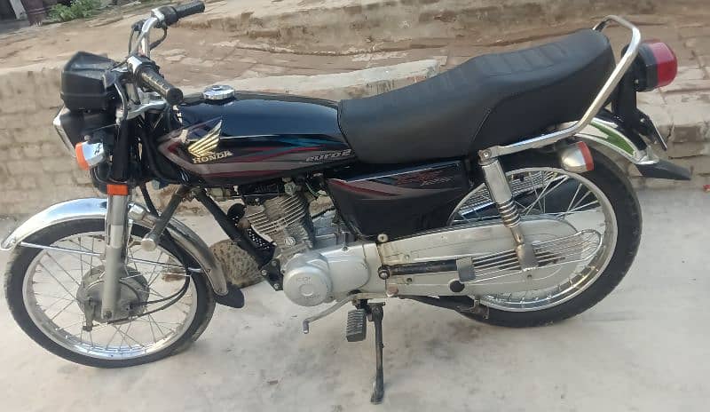 good condition Honda 125 3