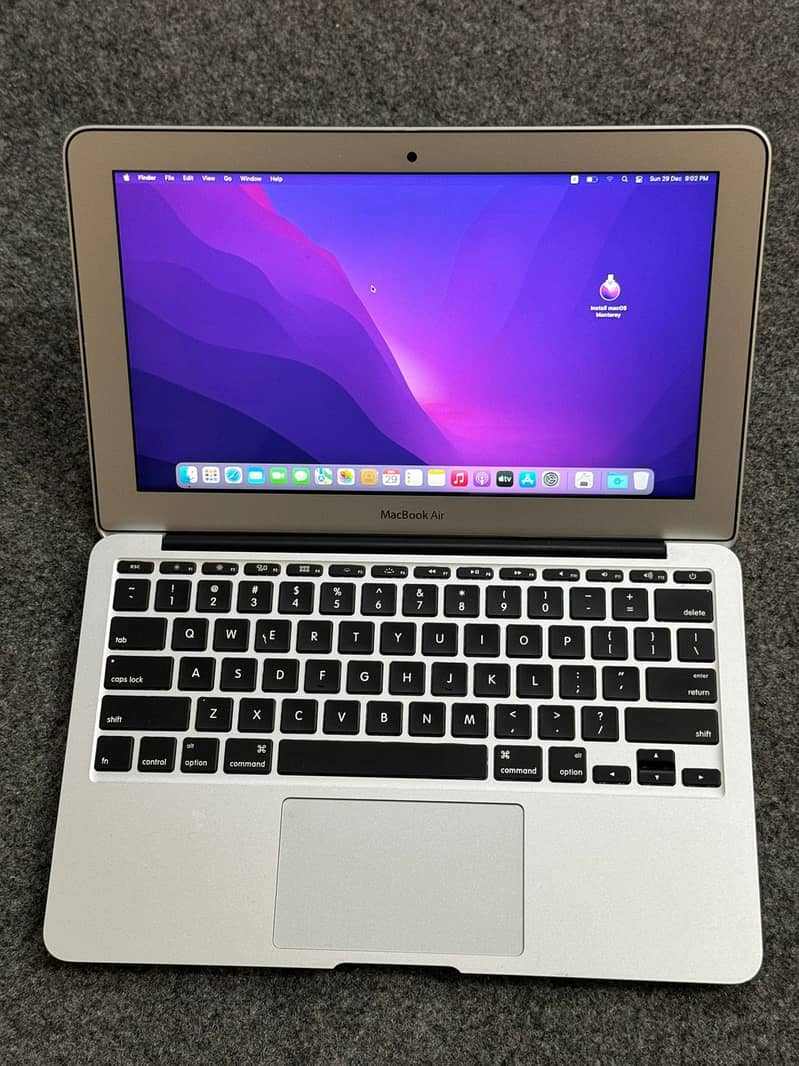 Apple MacBook Air 2017 - i5 Processor, 8GB RAM, 256GB SSD 2