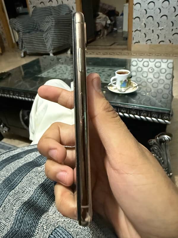 iphone xs 64 gb pta Approved 4