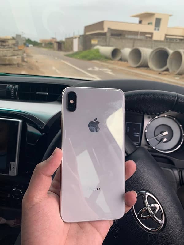 iPhone XS Max 11