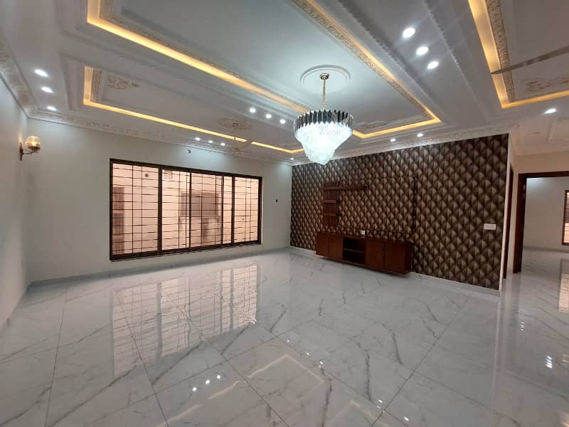 One Kanal Brand New Luxury Ultra-Modern Design Most Beautiful Bungalow for sale 21