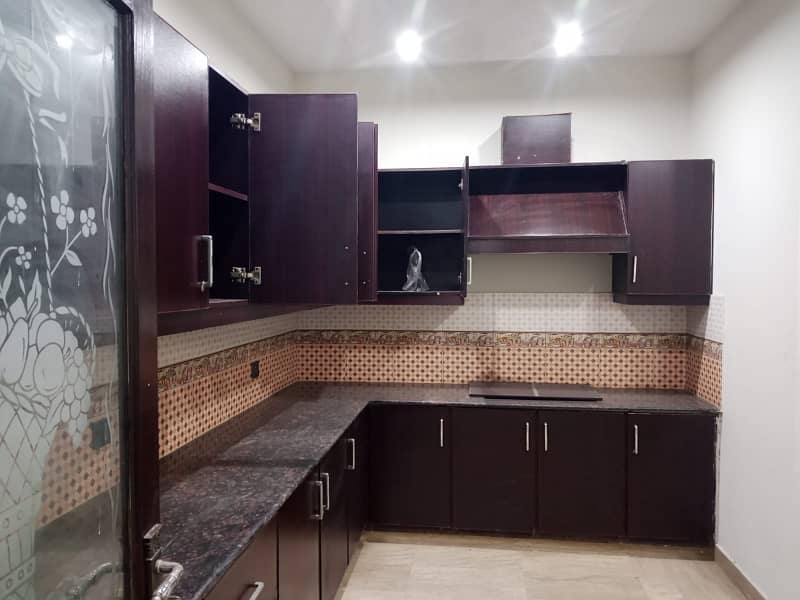 5 Marla upper portion near college road Lahore 5