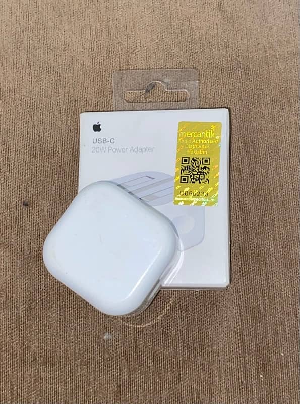 Apple 20 watt adoptor for iphone 12  13 14 15 16 0