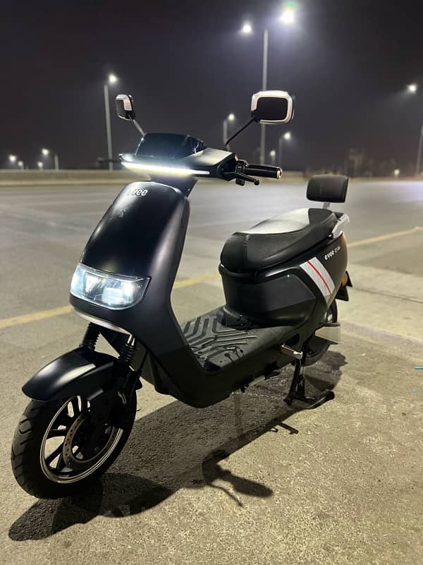 Electric Scooty Almost new 1