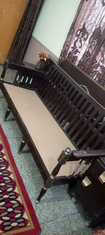 sofa with kushan in very good condition 13