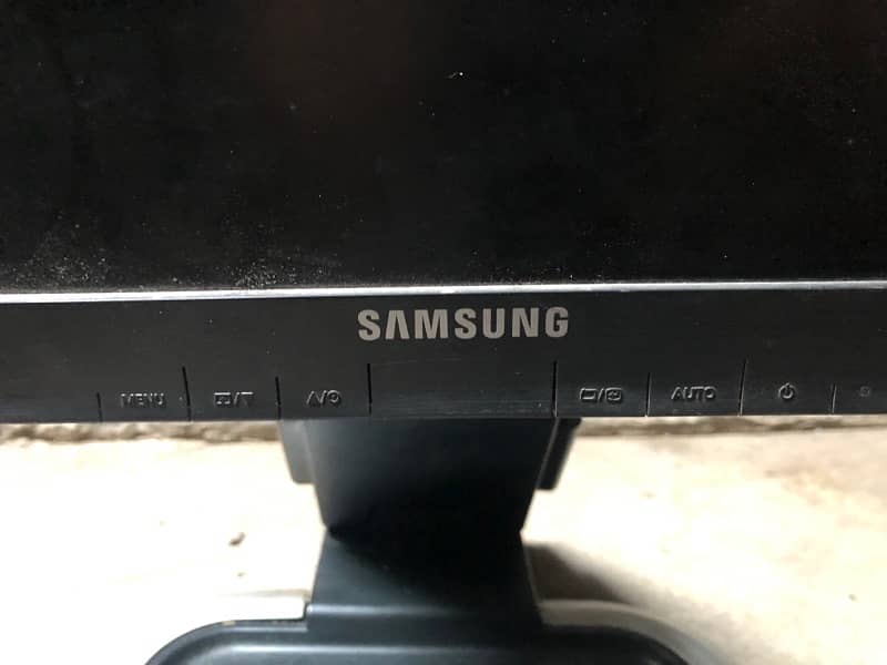 Samsung LED 17-1’2 inches 1