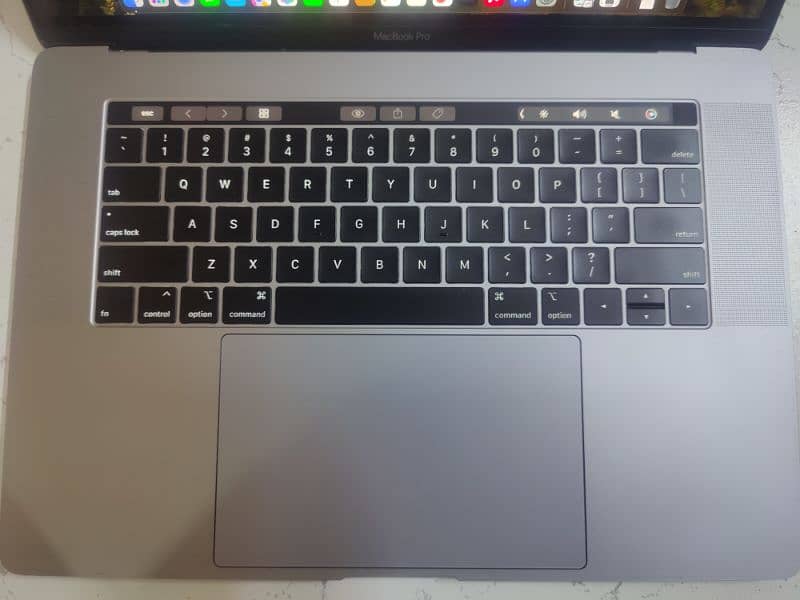 Apple Macbook Pro 2019 15" A1990 16/256 Touchbar TouchID All OK 10/10 3