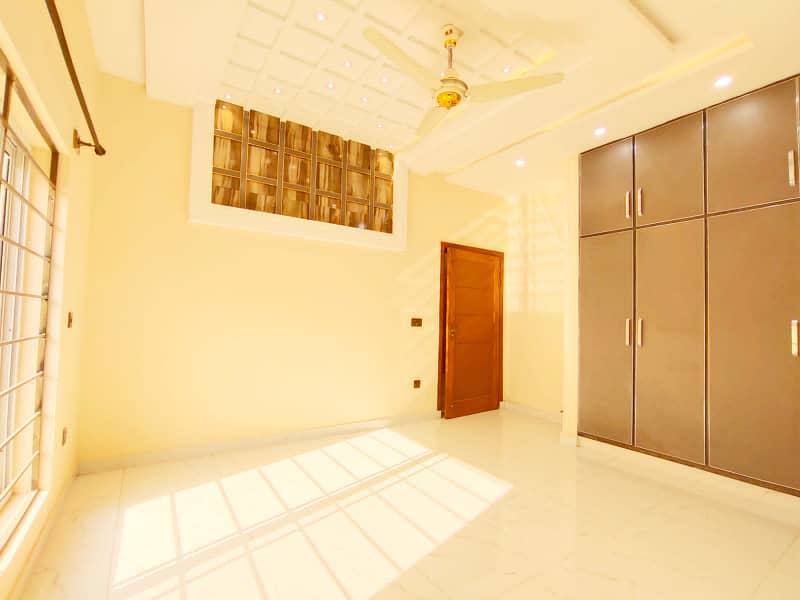 Luxurious 10 Marla House for Sale in Citi Housing Jhelum! 23