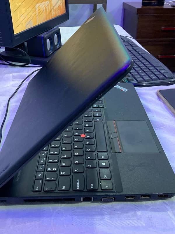 lenovo thinkpad gaming laptop core i5 5th gen 8/512 2Gb graphic card 4