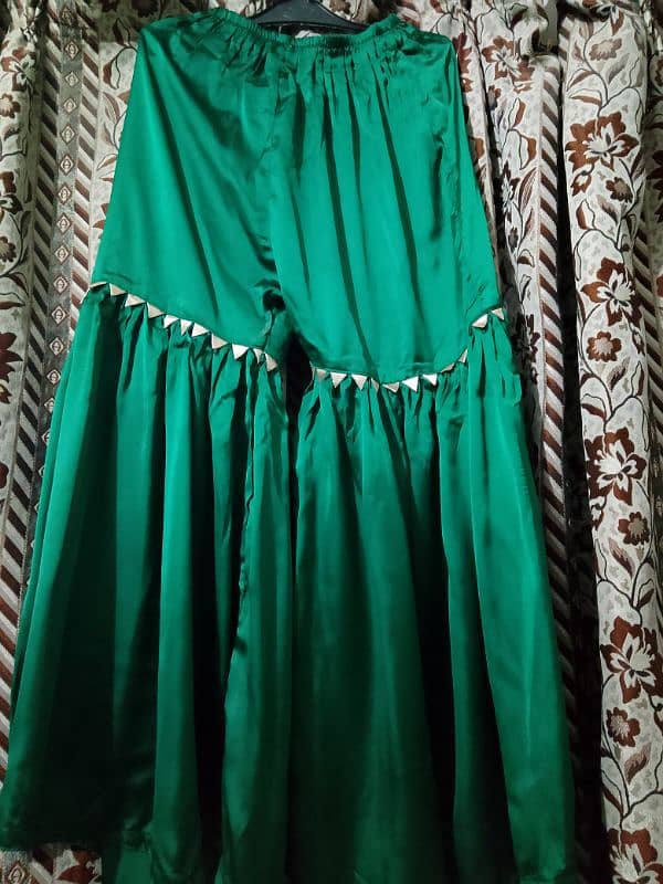 Elegant emerald green color 2 peice suit(shirt & garara) 2