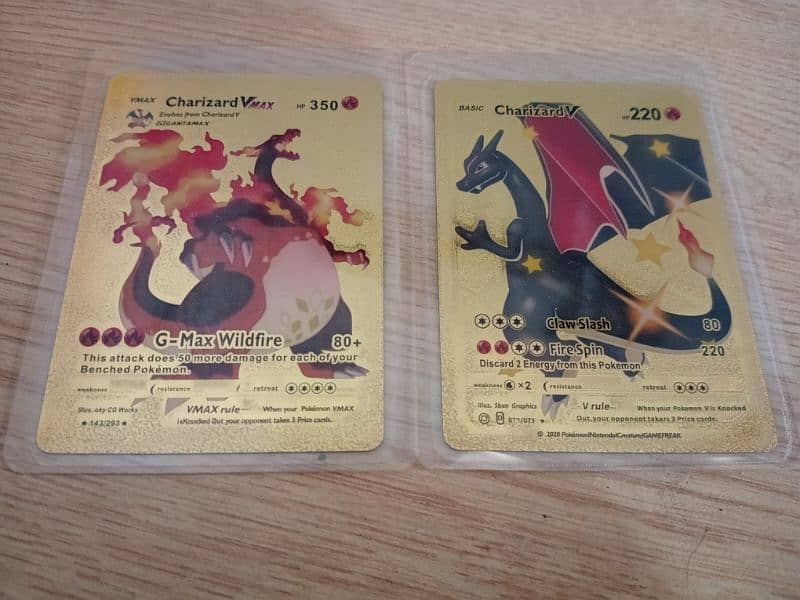 Pokémon Charizard V VMAX Gold foil card's. 0