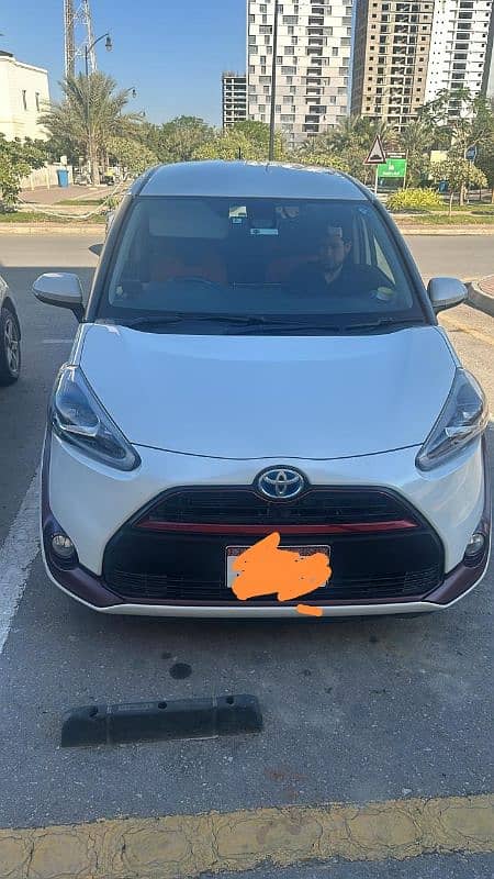 Toyota Sienta 2018 1