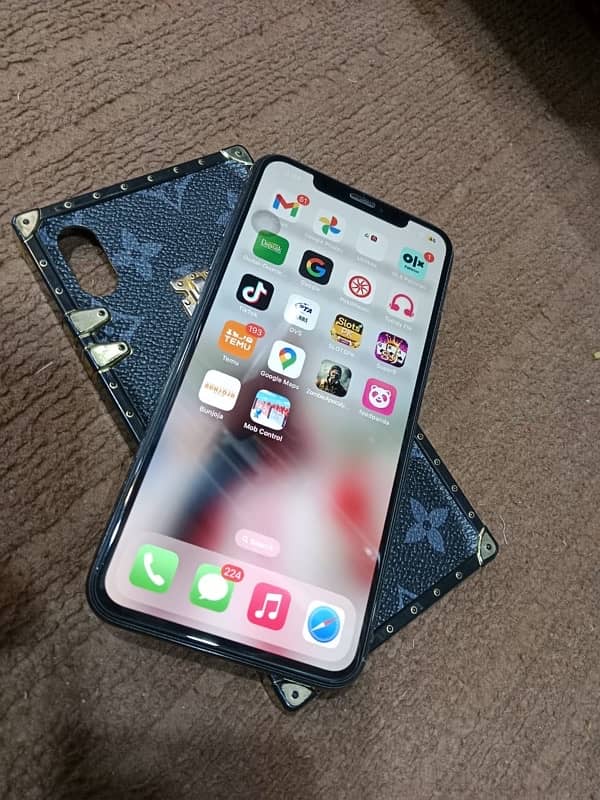 I phone xsmax 256 gb pta approved 11