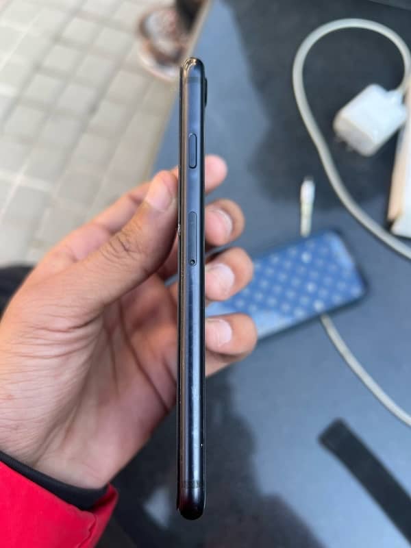 IPhone SE 2 2020 PTA 4