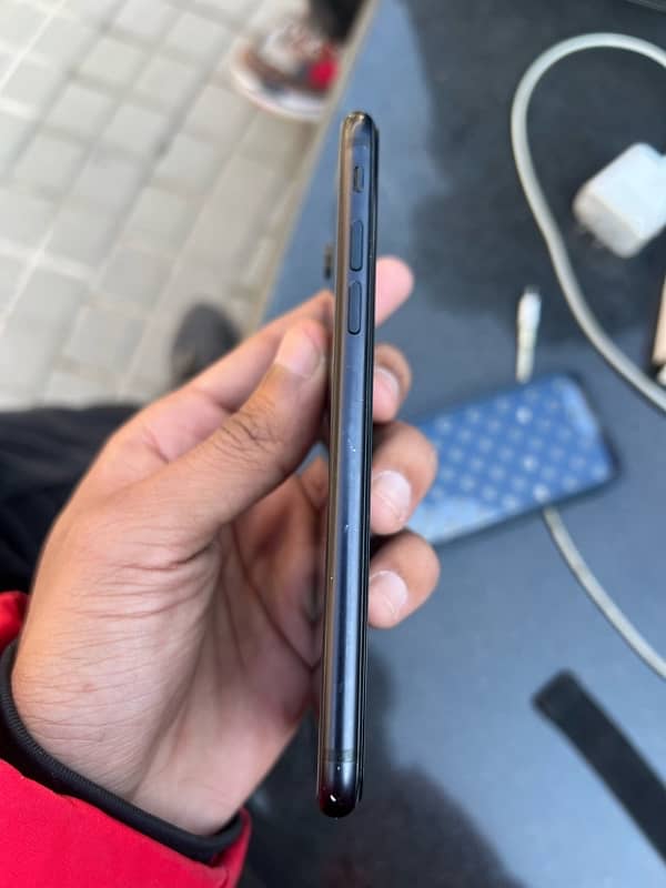 IPhone SE 2 2020 PTA 6