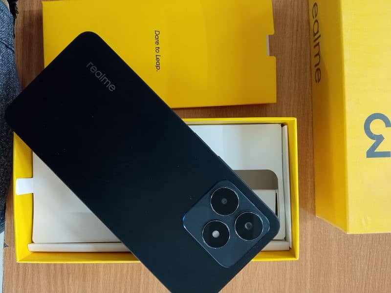 Realme c53 6/128 1