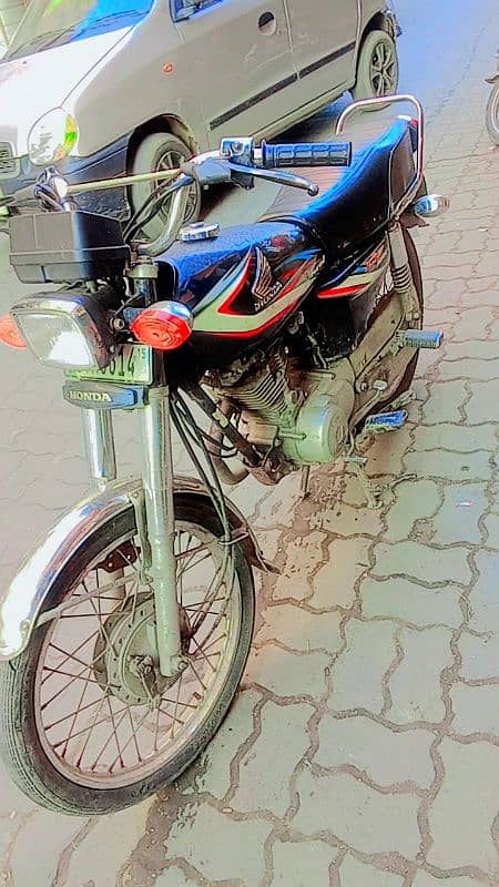 Honda 125 Model 2015 bike ok hai 2