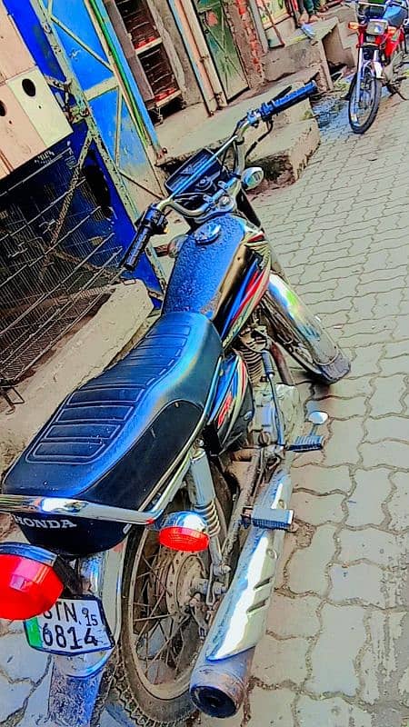 Honda 125 Model 2015 bike ok hai 3