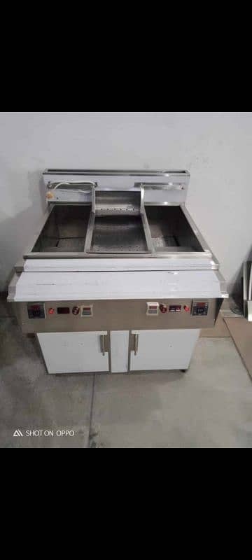 Pizza Deck Oven / Fryer / panini grill / Dough Mixer / Hot case Slush 8