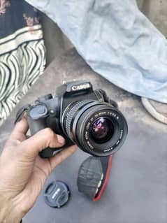 Canon 1000d . 35. mm 80. mm  lens