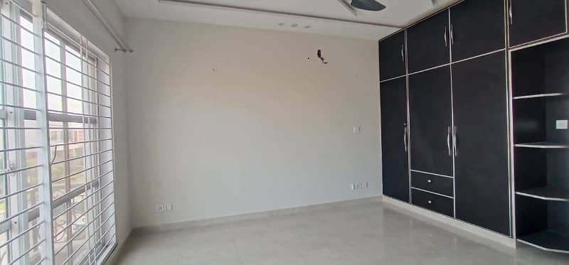 3 Beds Brand New 10 Marla Upper Portion Rent in Eden City DHA Phase 8 Airport road Lahore. 2