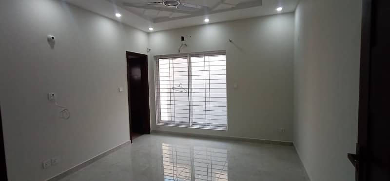 3 Beds Brand New 10 Marla Upper Portion Rent in Eden City DHA Phase 8 Airport road Lahore. 6