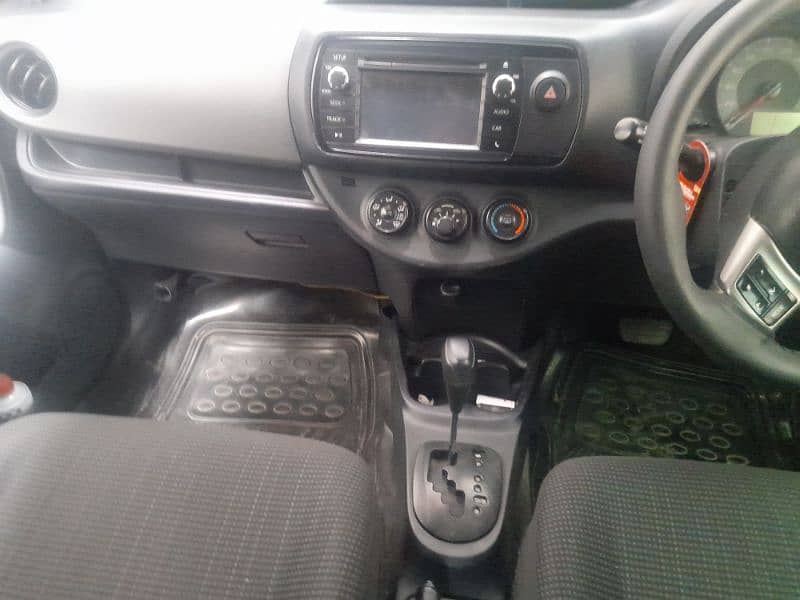 Toyota Vitz 2014 8