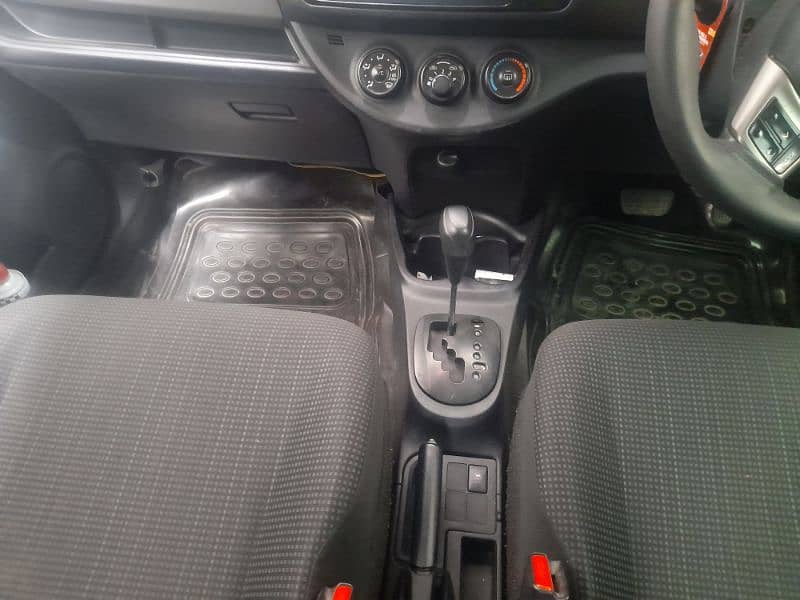 Toyota Vitz 2014 9