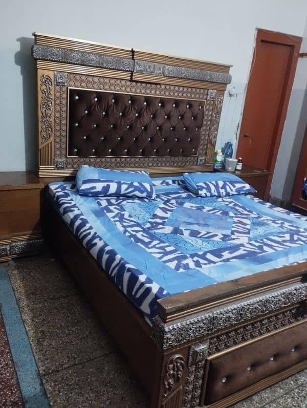 bed set nd show case 4