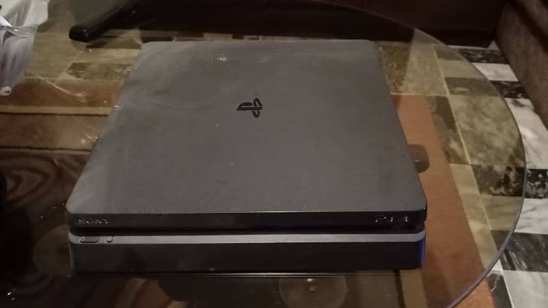 PS4 Slim (won't turn onn) 3