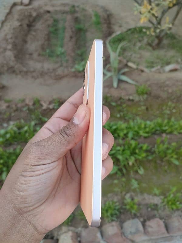 Vivo V29e 8/256 with box and Charger 3