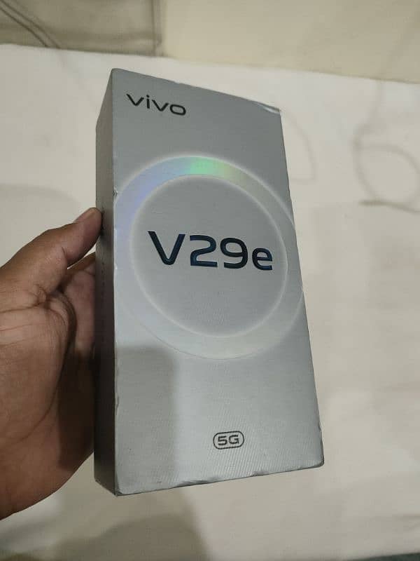 Vivo V29e 8/256 with box and Charger 12