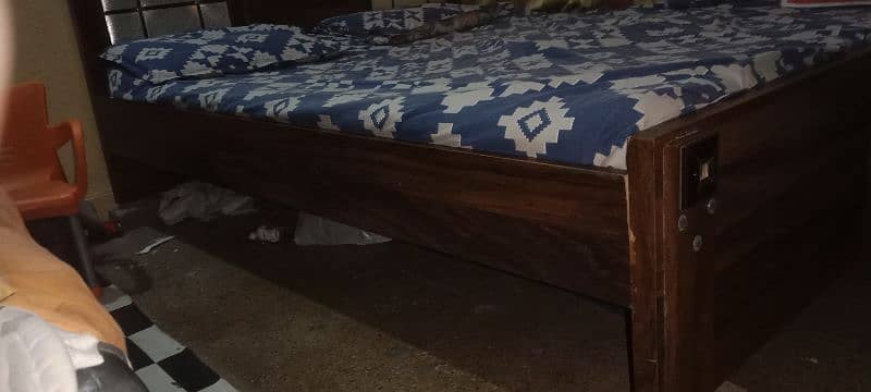 double bed wooden 2