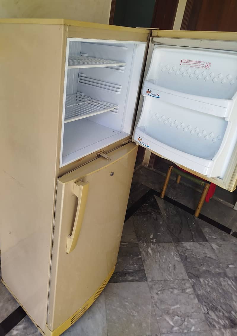 PEL REFRIGERATOR 2500-JF FOR SALE 1